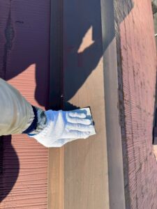 棟板金　ケレン作業